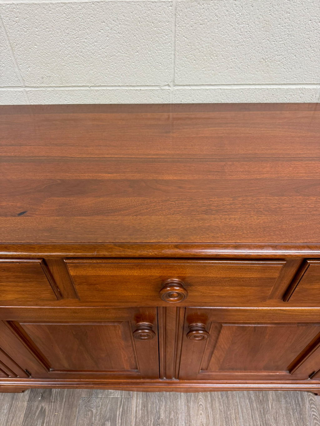 Vintage American Traditional or Country Style Mahogany Buffet Sideboard