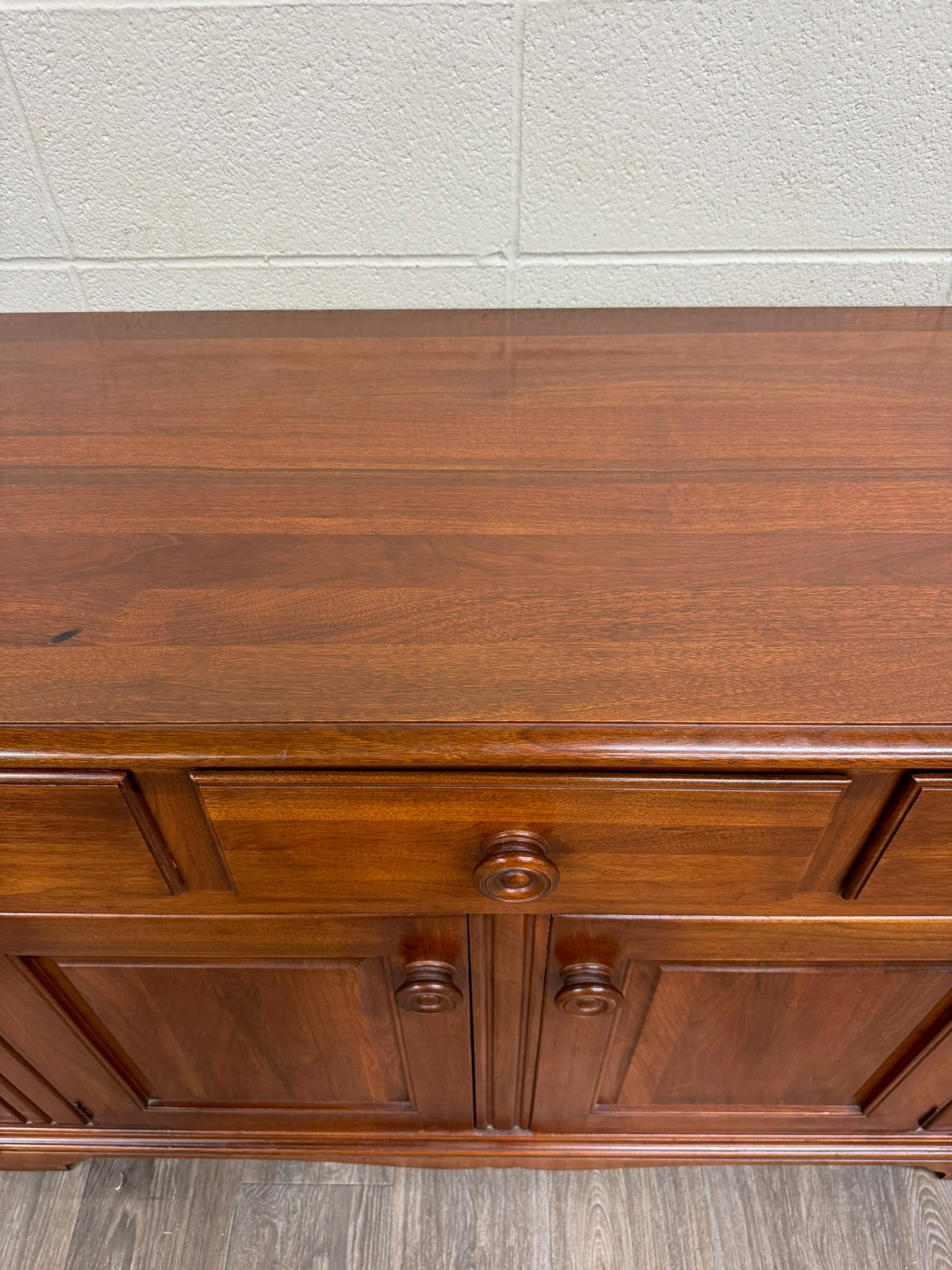 Vintage American Traditional or Country Style Mahogany Buffet Sideboard