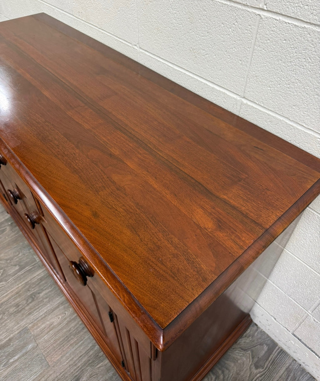 Vintage American Traditional or Country Style Mahogany Buffet Sideboard