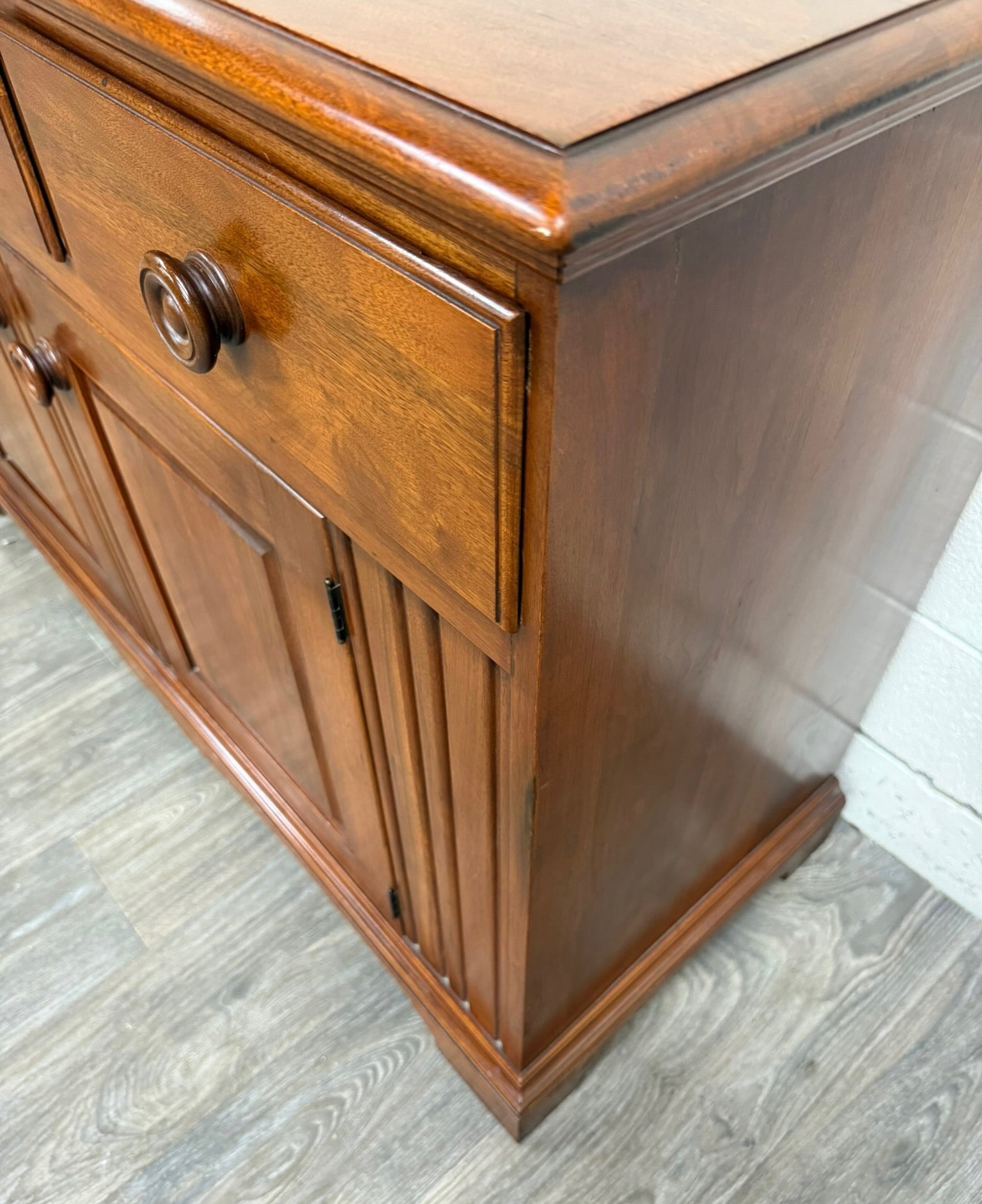 Vintage American Traditional or Country Style Mahogany Buffet Sideboard