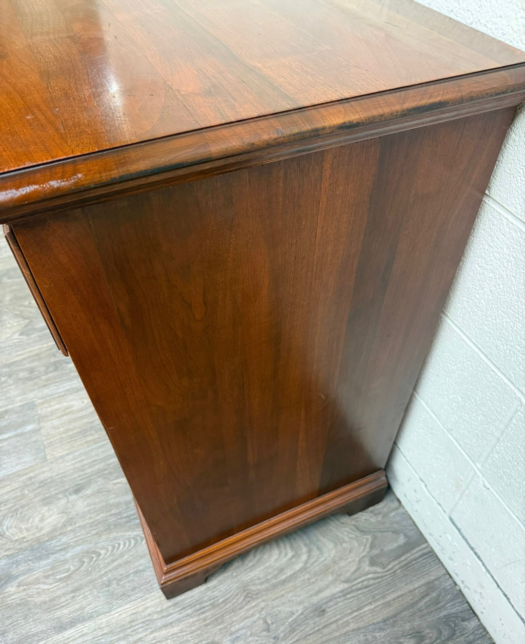 Vintage American Traditional or Country Style Mahogany Buffet Sideboard