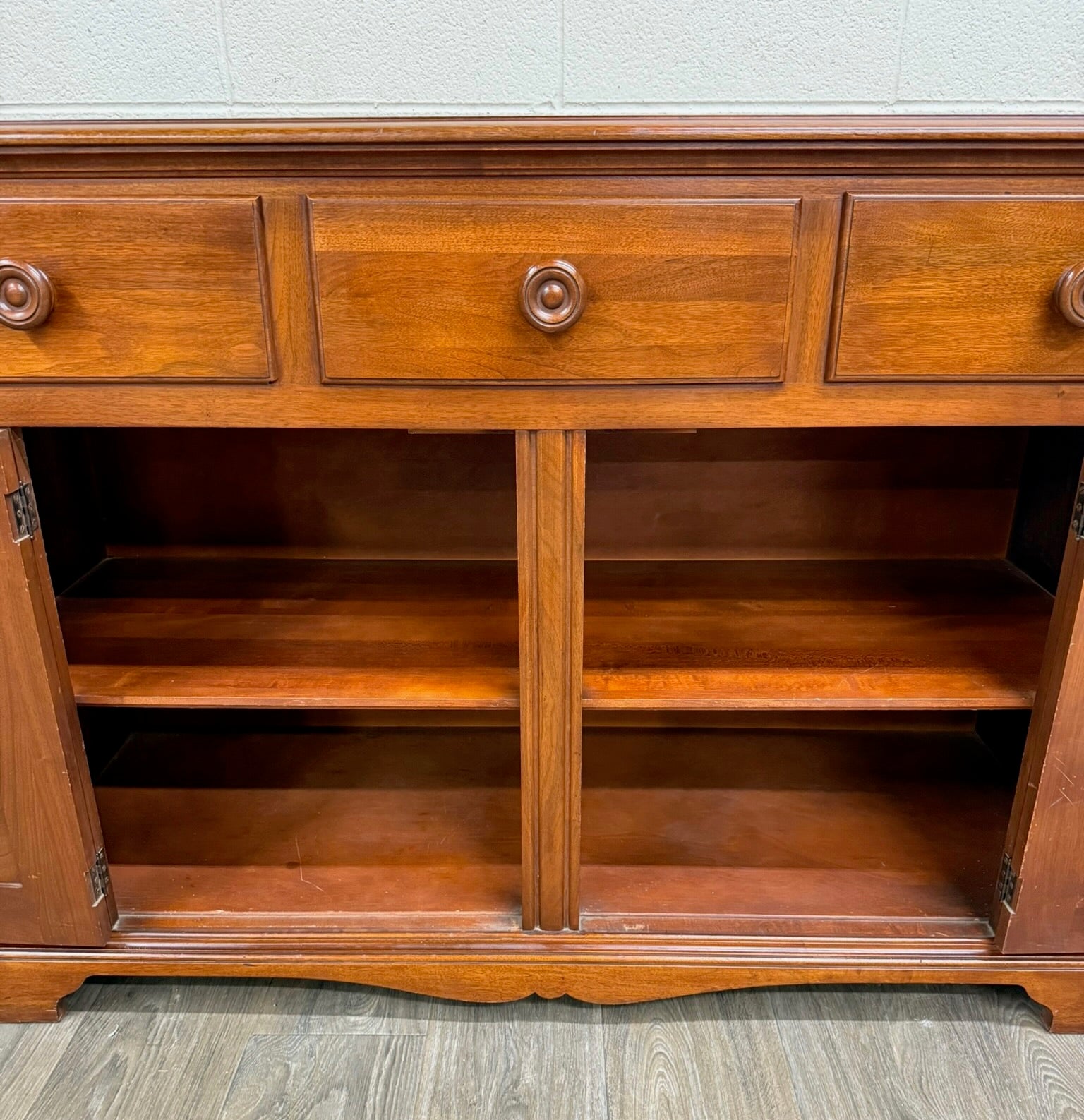 Vintage American Traditional or Country Style Mahogany Buffet Sideboard