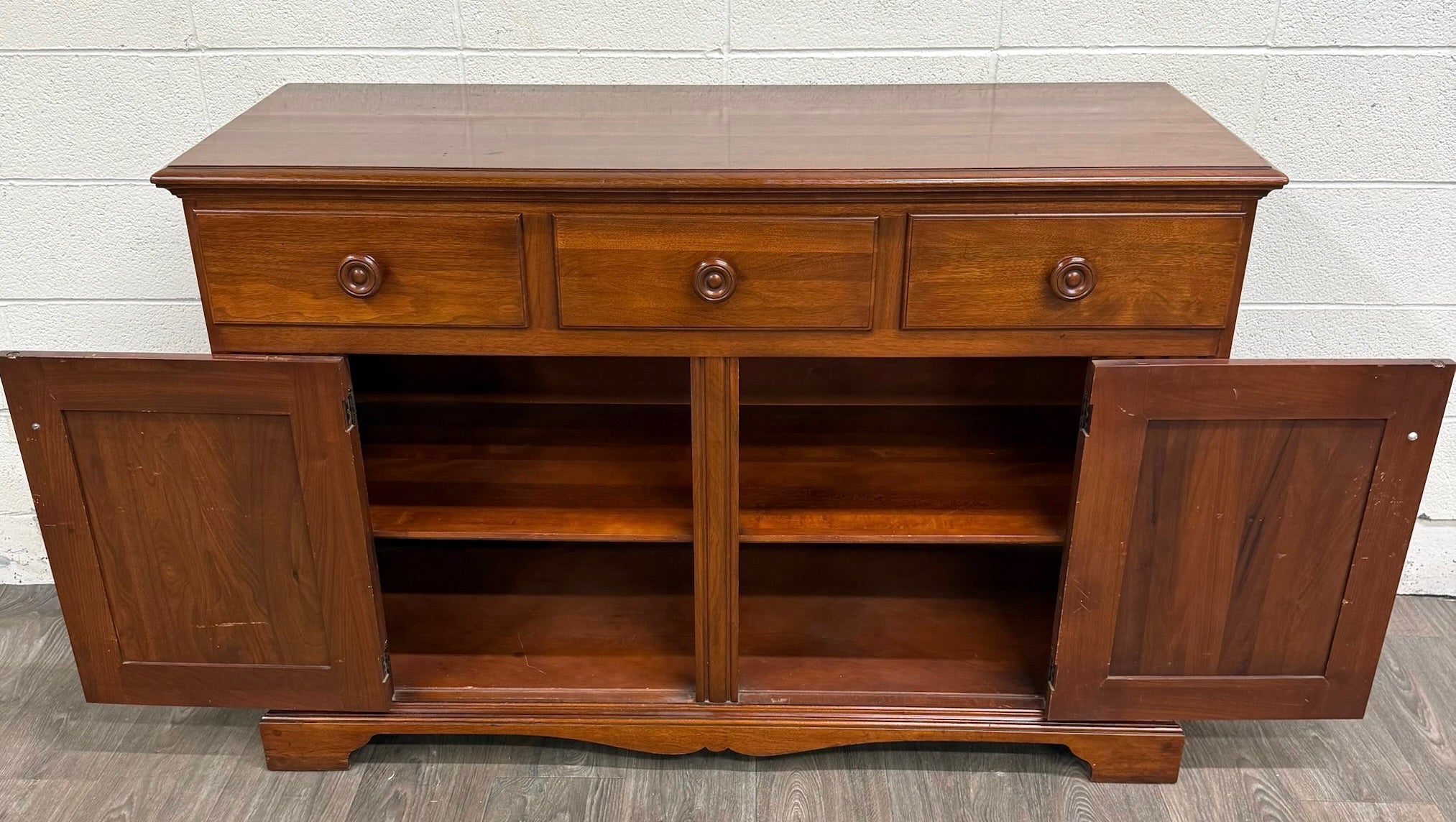 Vintage American Traditional or Country Style Mahogany Buffet Sideboard