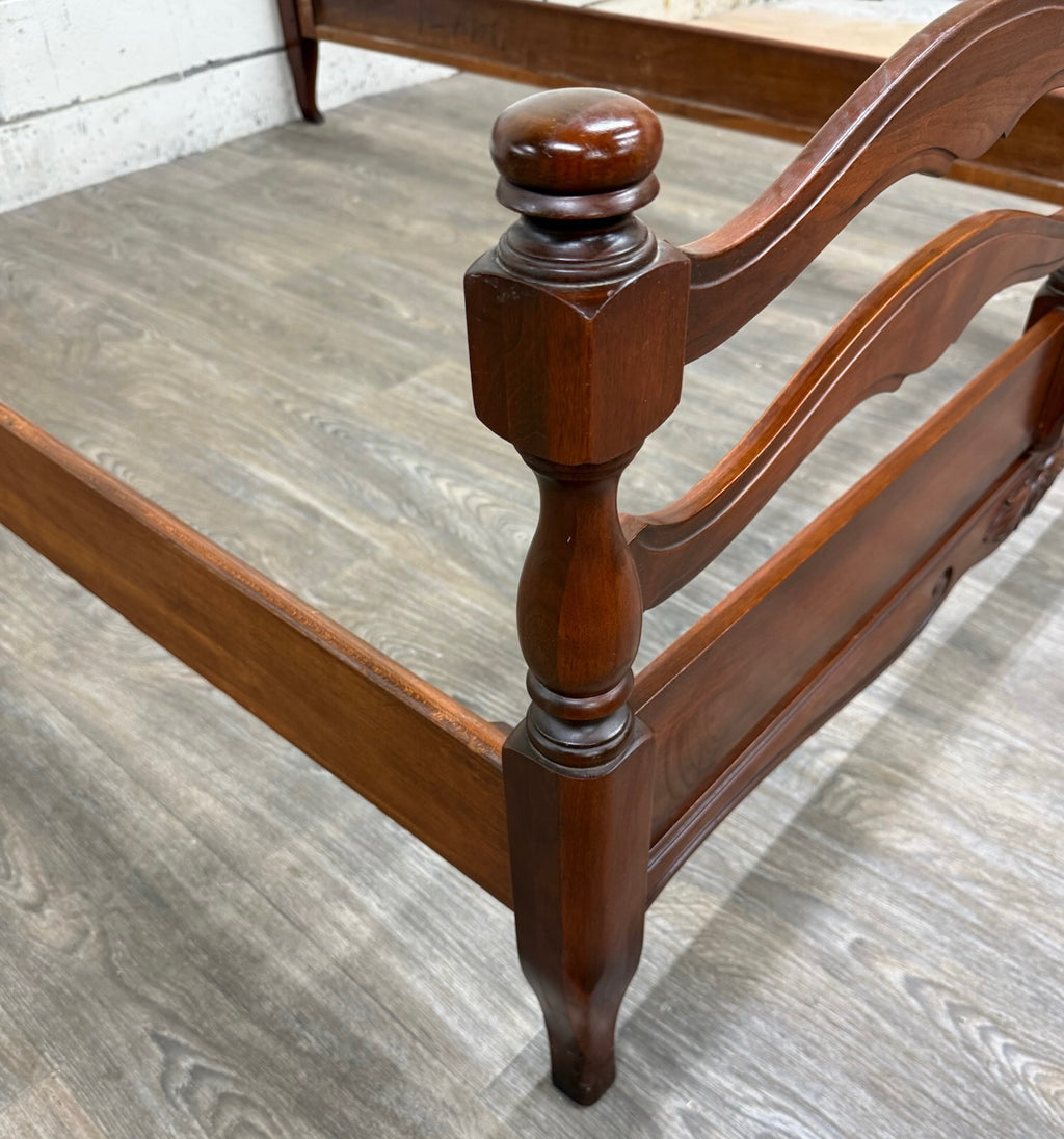 Vintage Full Size French Provincial French Country Style Bed