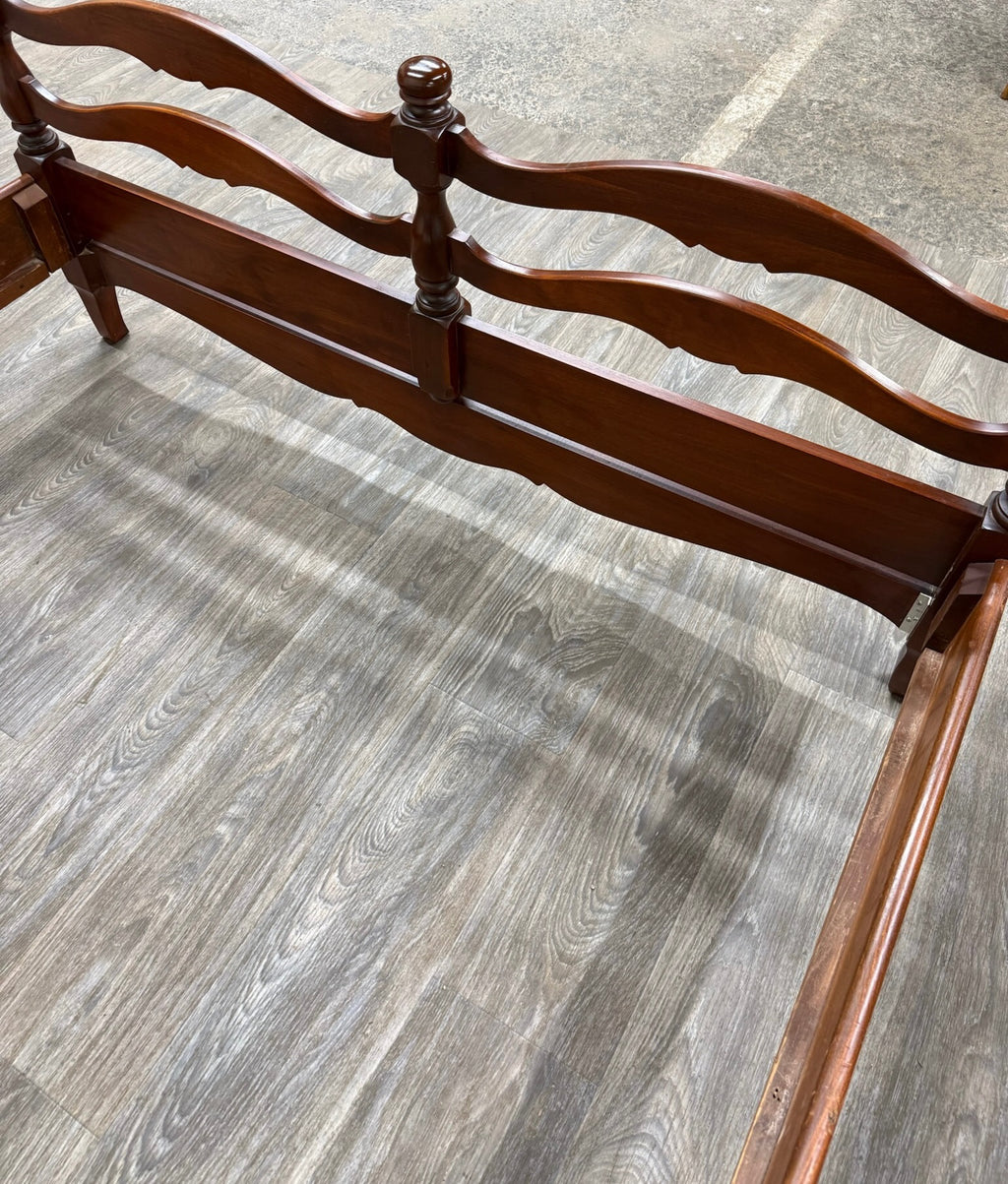 Vintage Full Size French Provincial French Country Style Bed