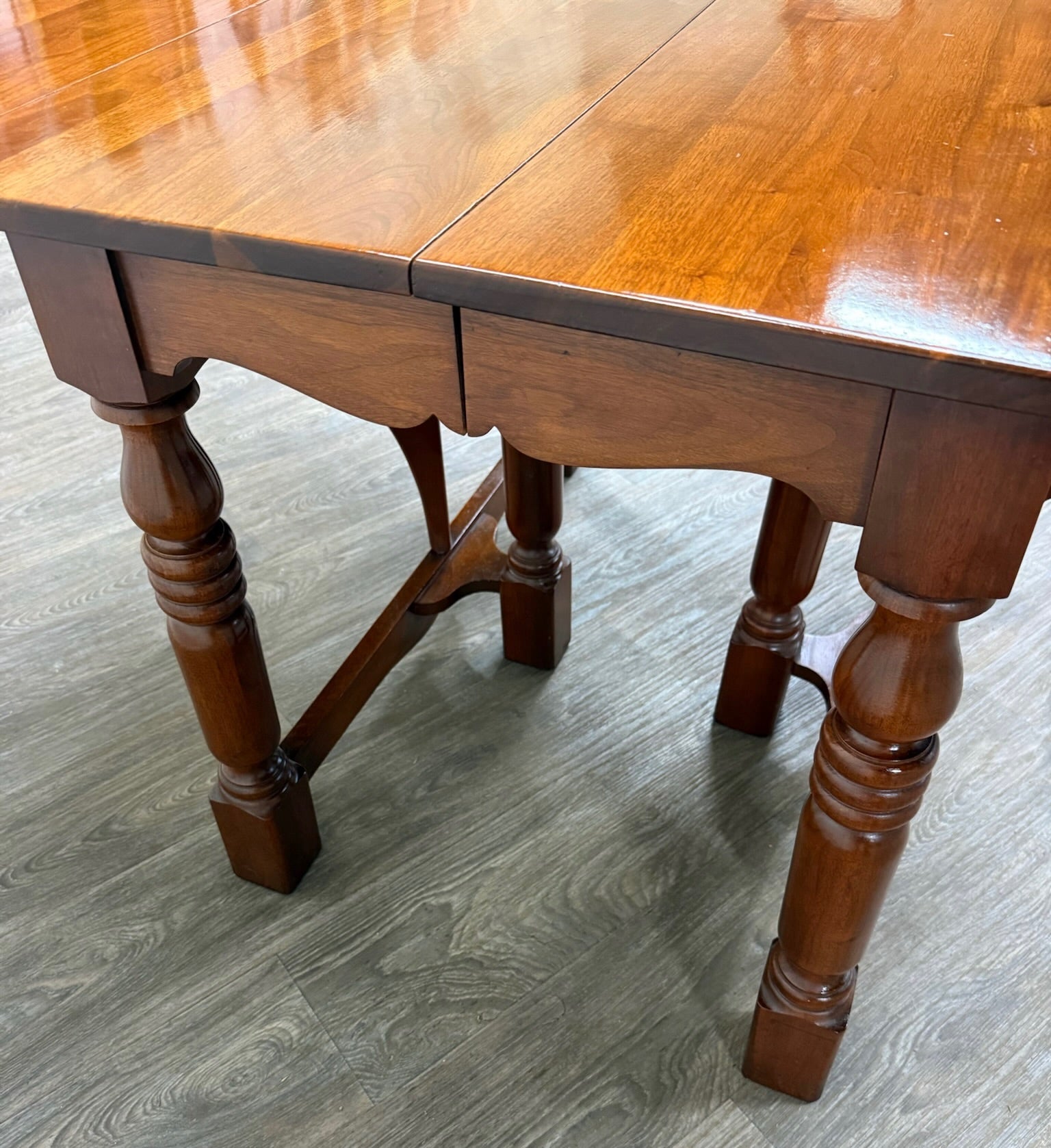 Vintage Early American Colonial Revival Willam & Mary Style Walnut Dining Table