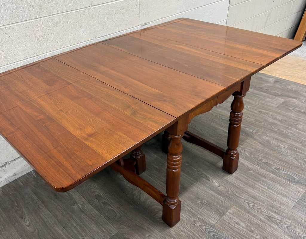 Vintage Early American Colonial Revival Willam & Mary Style Walnut Dining Table