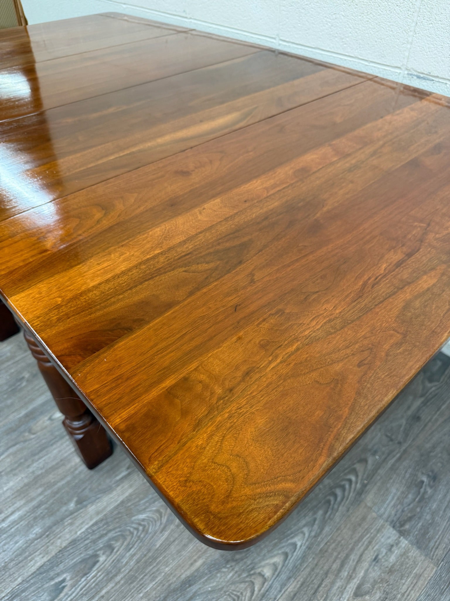 Vintage Early American Colonial Revival Willam & Mary Style Walnut Dining Table