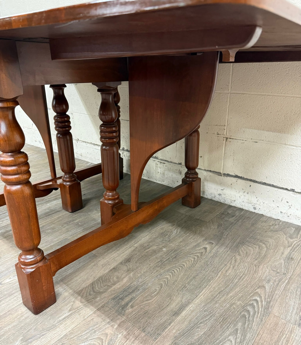 Vintage Early American Colonial Revival Willam & Mary Style Walnut Dining Table