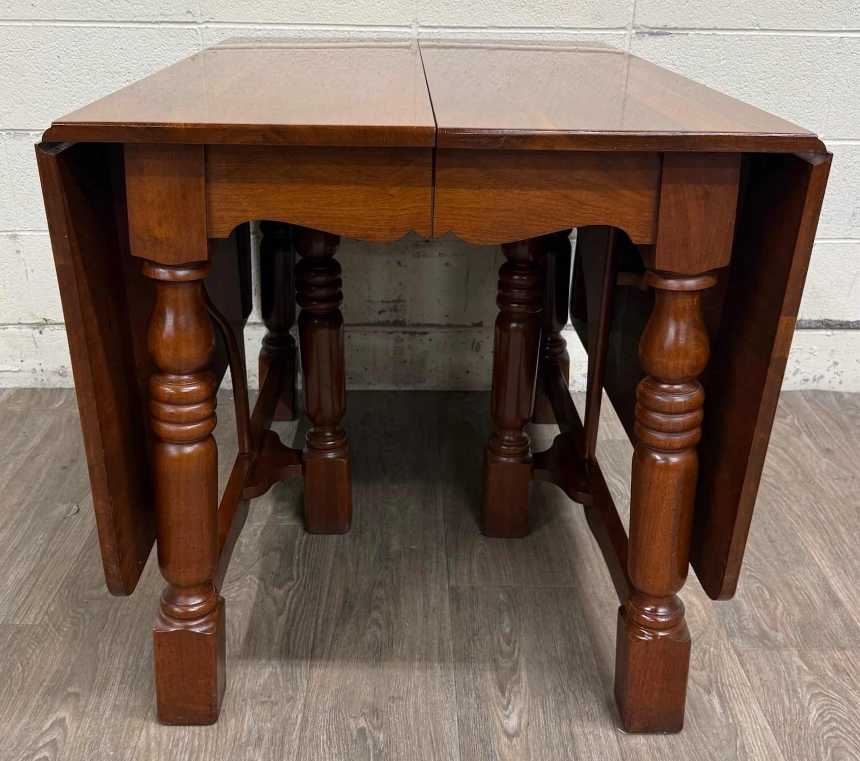 Vintage Early American Colonial Revival Willam & Mary Style Walnut Dining Table