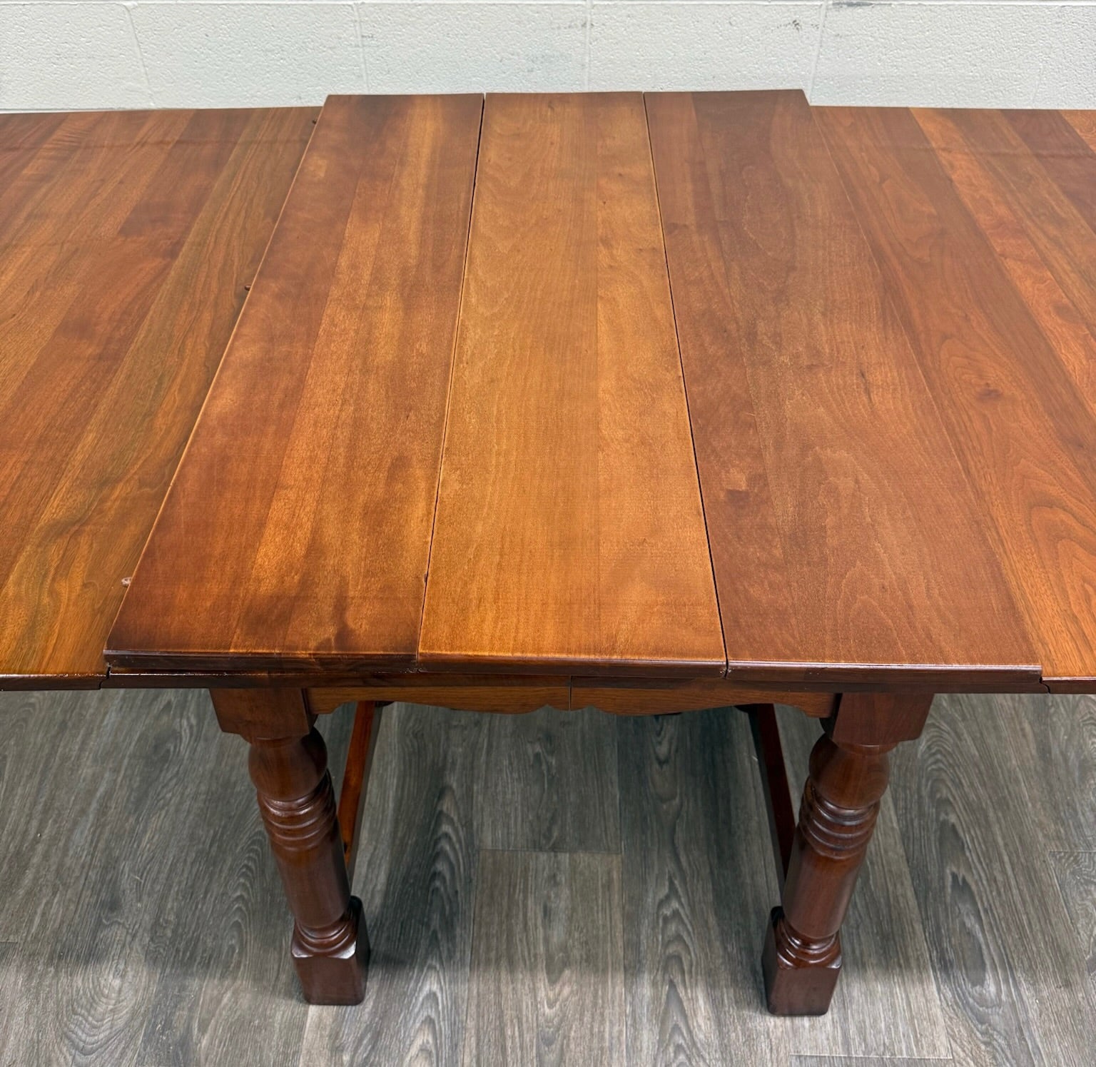 Vintage Early American Colonial Revival Willam & Mary Style Walnut Dining Table