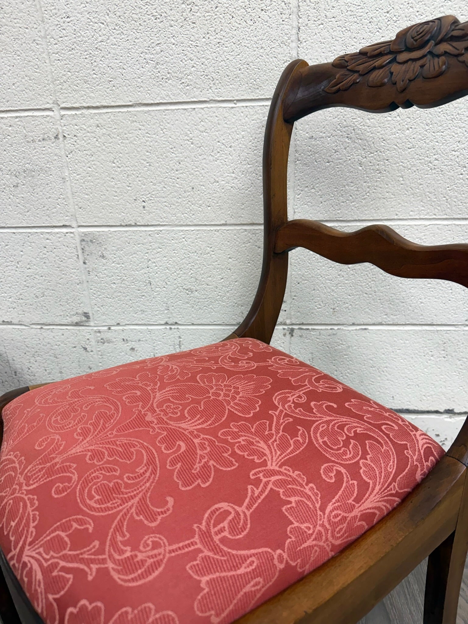 Vintage Regency Style Mahogany Rose Back Ladder Back Dining Accent Chairs - Pair