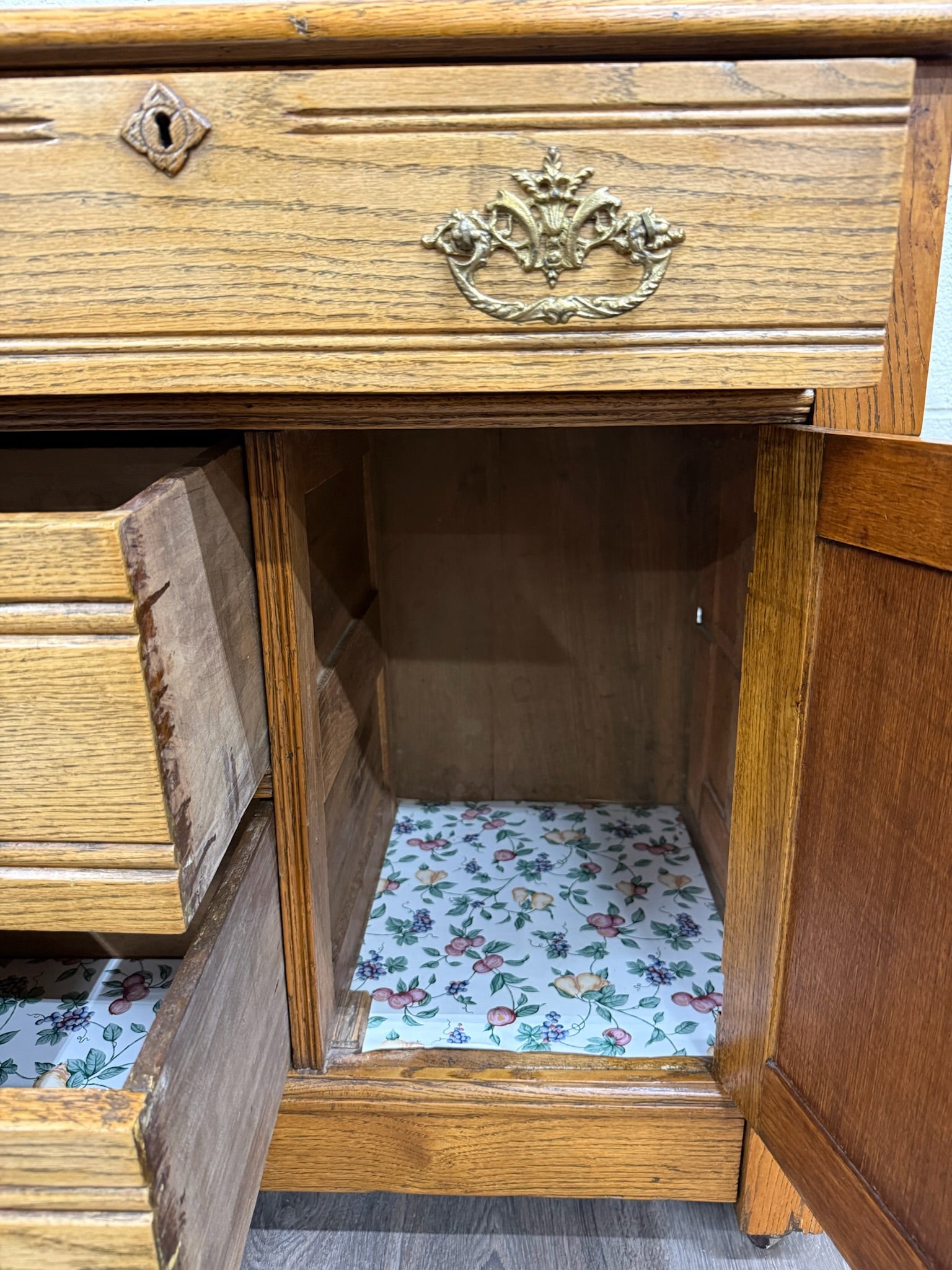 Antique Late Victorian Eastlake Style Golden Oak Washstand Commode