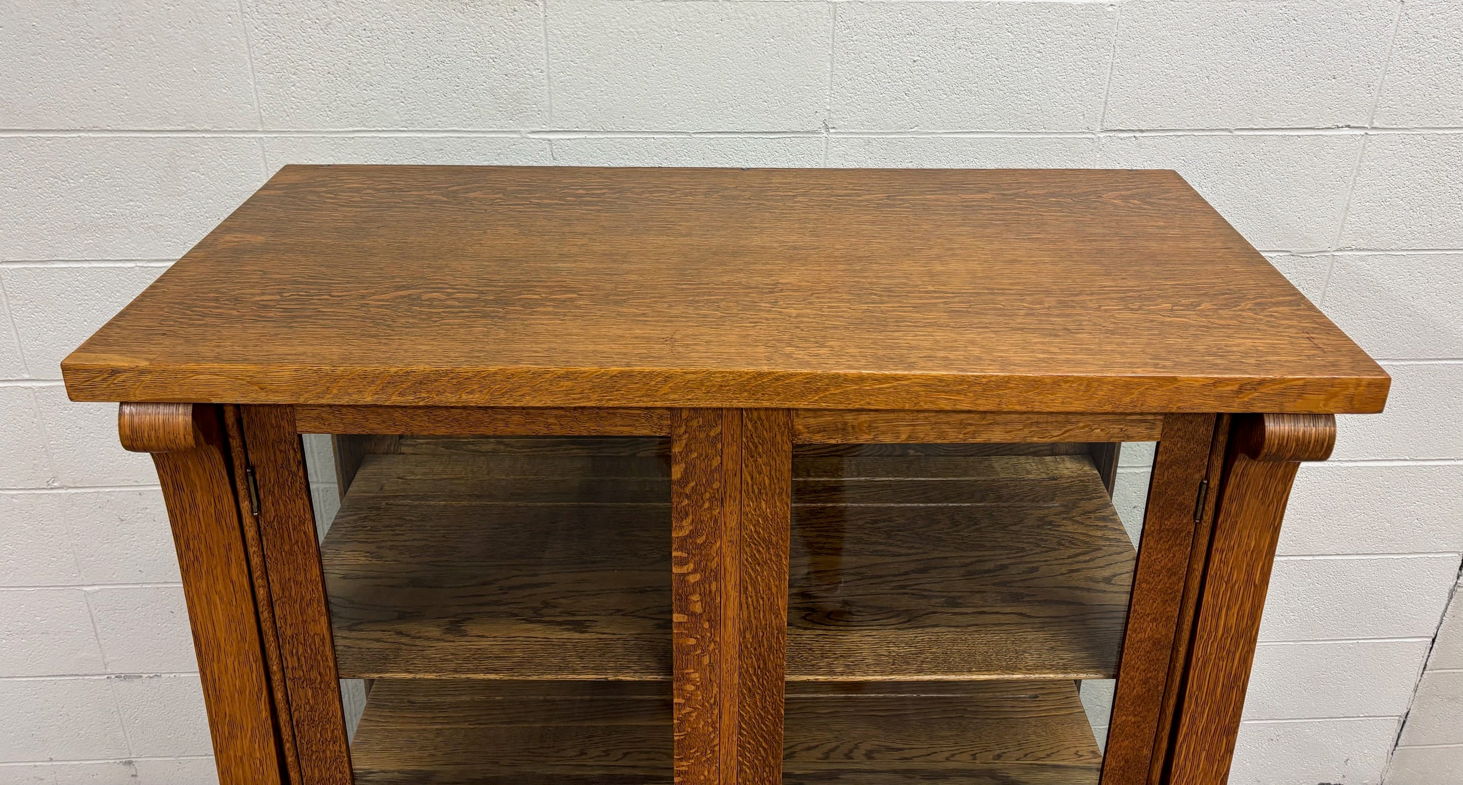 Antique Mission Arts & Crafts Quarter Sawn Oak Bookcase Display Cabinet