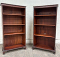 Vintage Traditional English Georgian Style Mahogany Finish Bookcase Pair