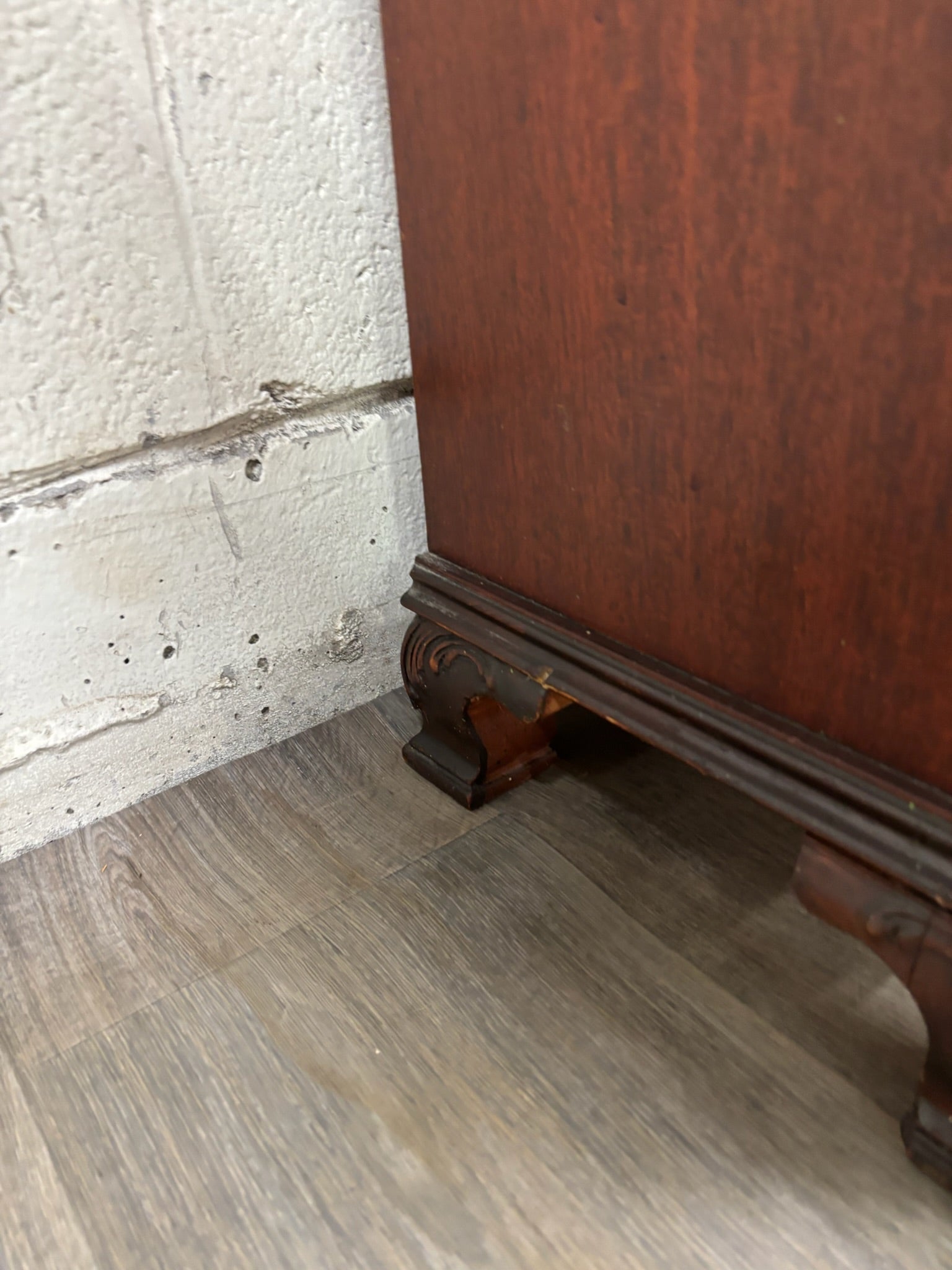Vintage Traditional English Georgian Style Mahogany Finish Bookcase Pair