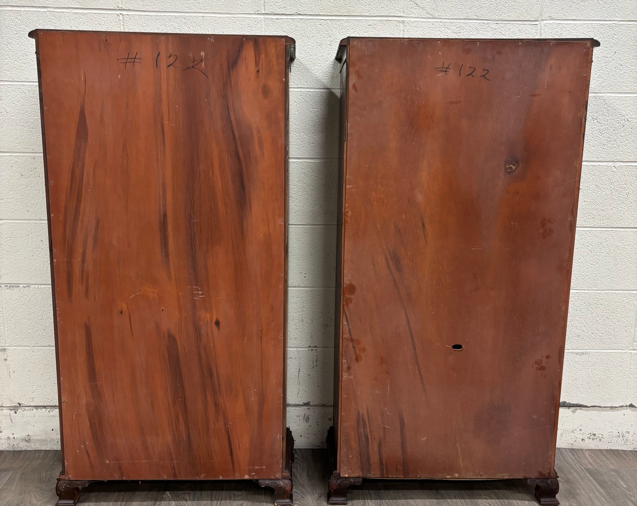 Vintage Traditional English Georgian Style Mahogany Finish Bookcase Pair