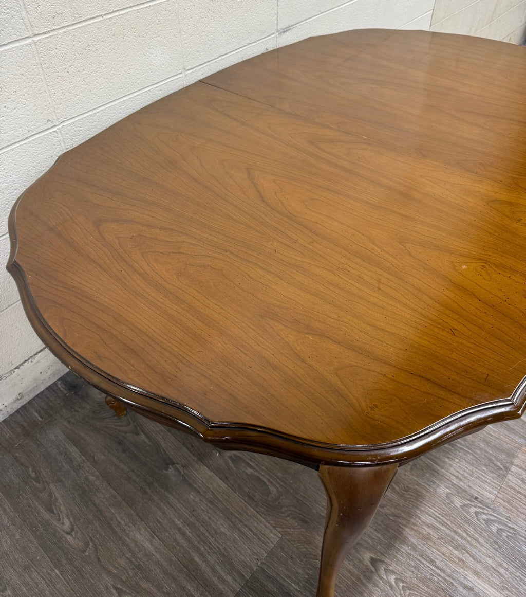Vintage French Provincial Style Dining Table with Extension Two Leaves