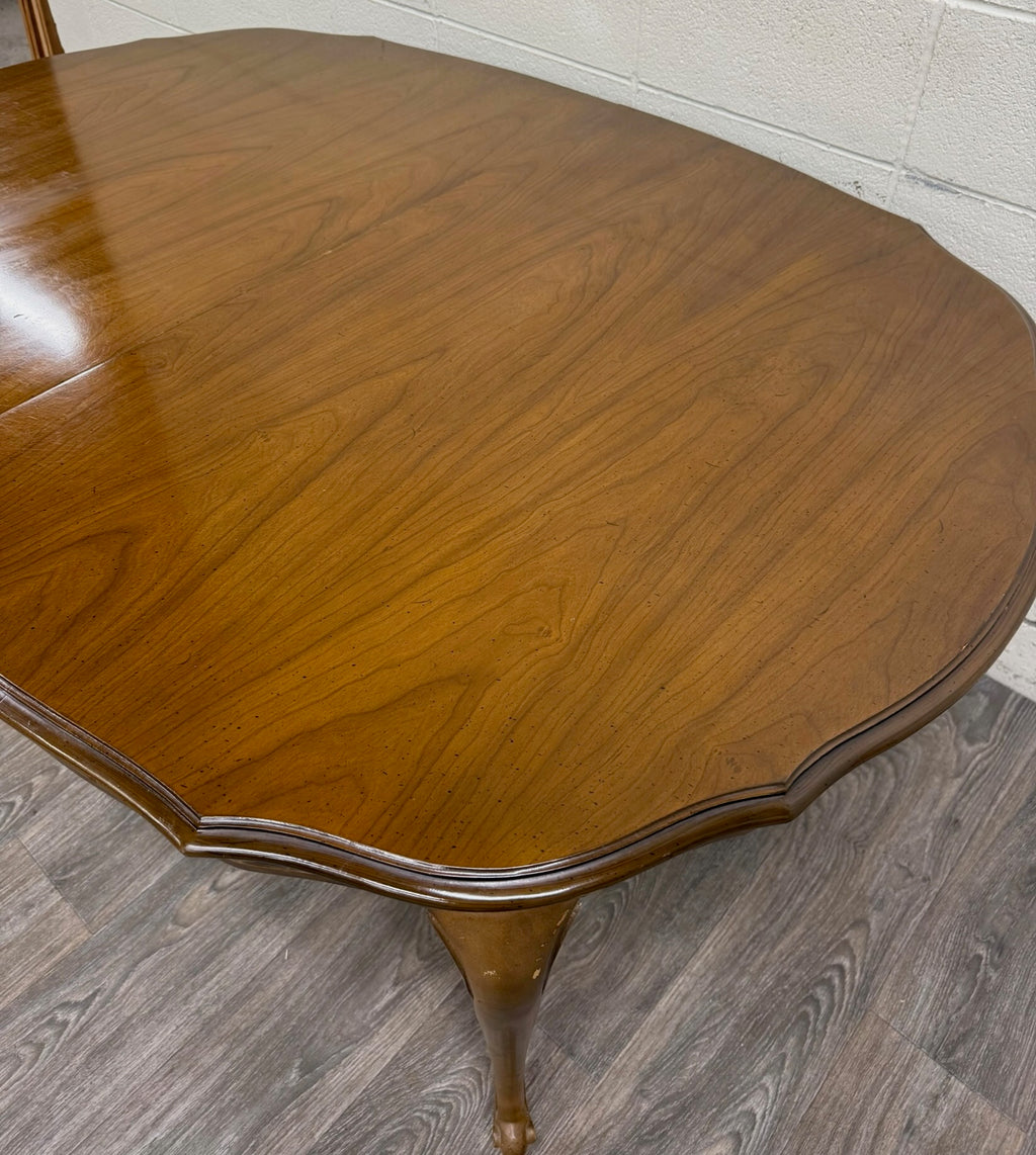Vintage French Provincial Style Dining Table with Extension Two Leaves