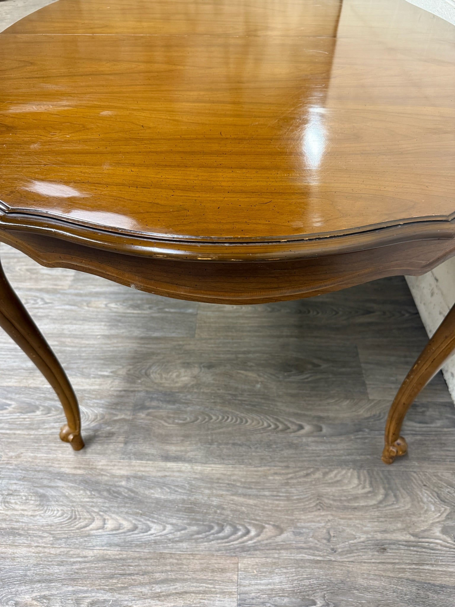 Vintage French Provincial Style Dining Table with Extension Two Leaves