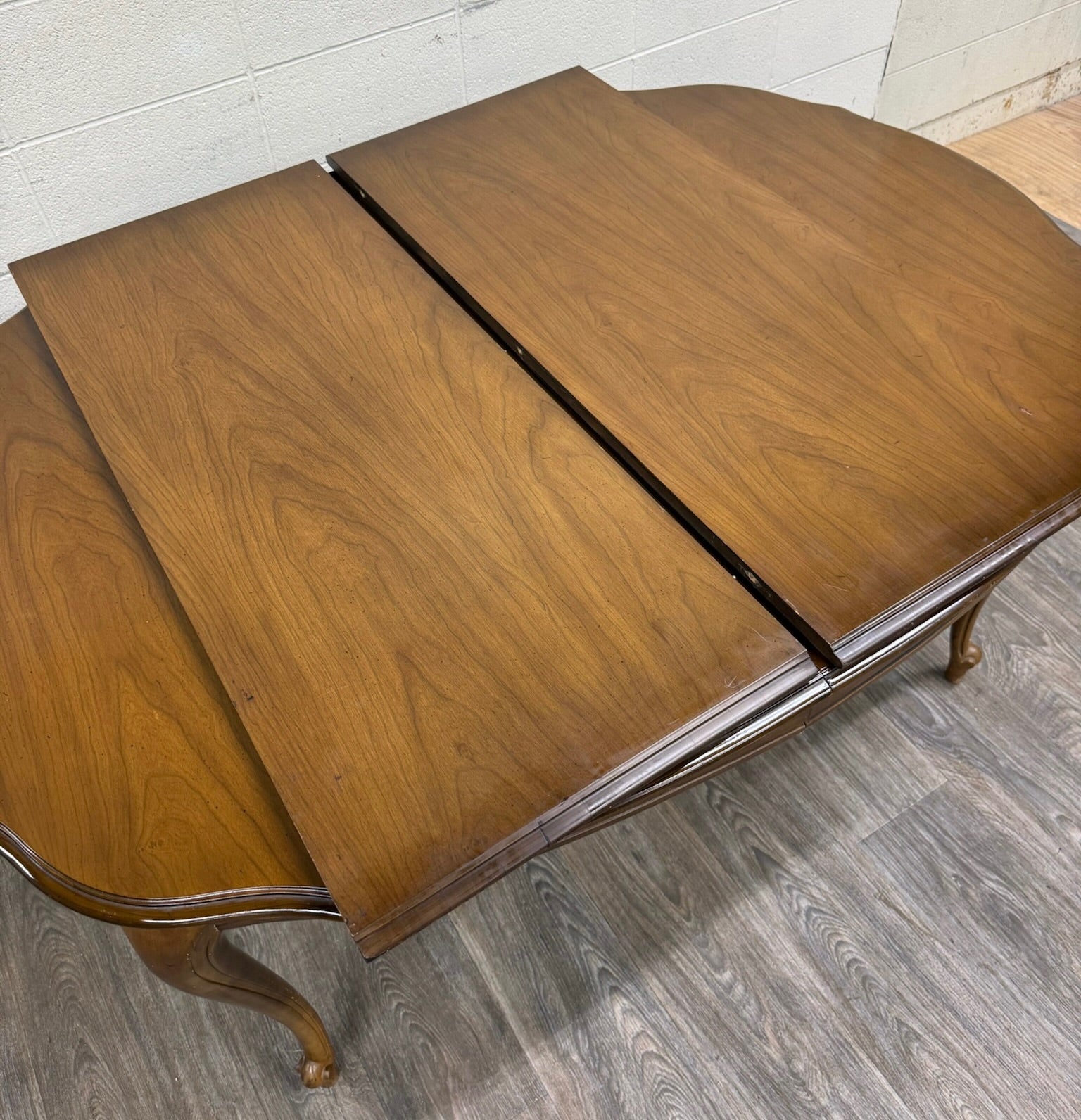 Vintage French Provincial Style Dining Table with Extension Two Leaves