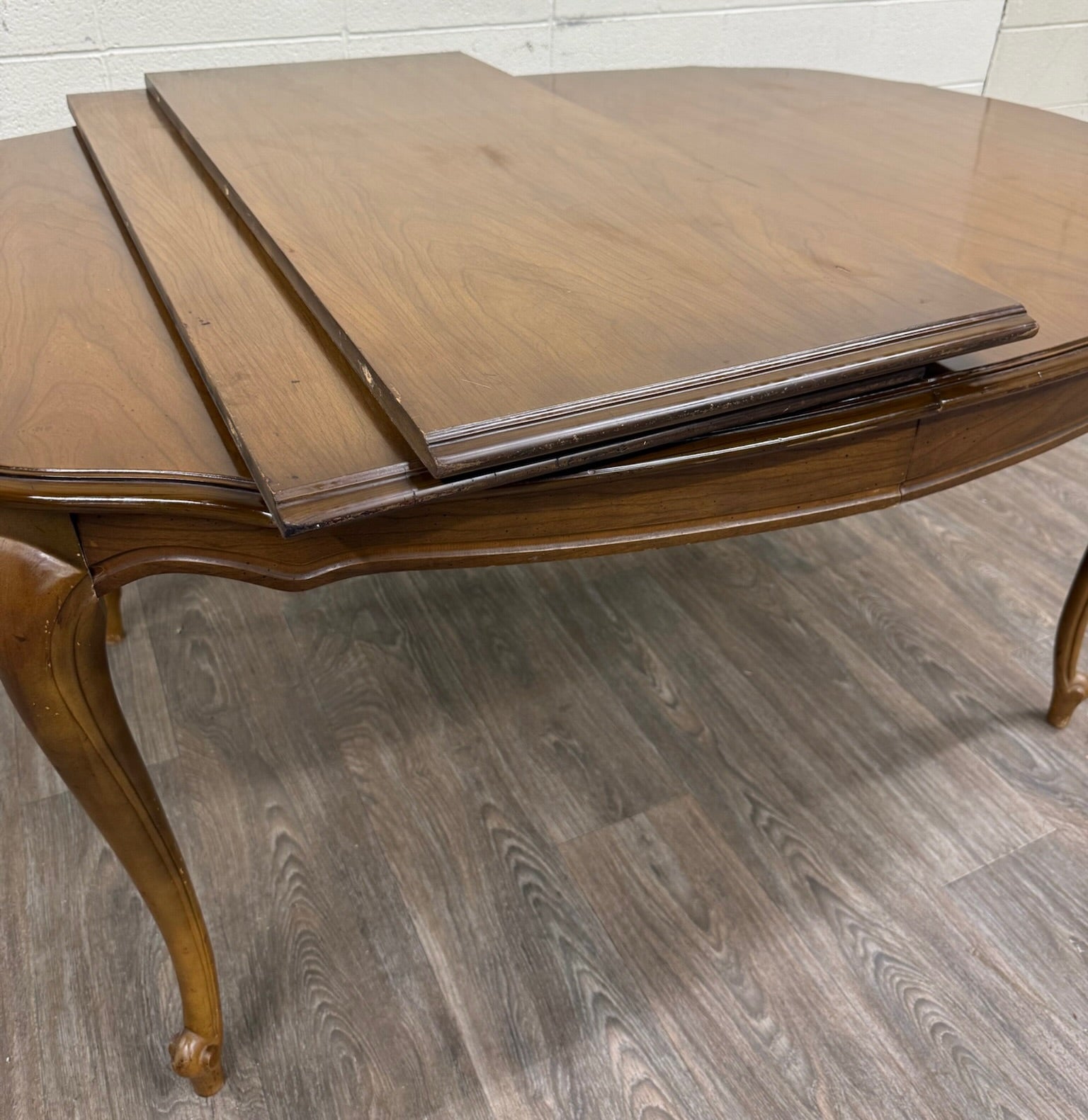 Vintage French Provincial Style Dining Table with Extension Two Leaves