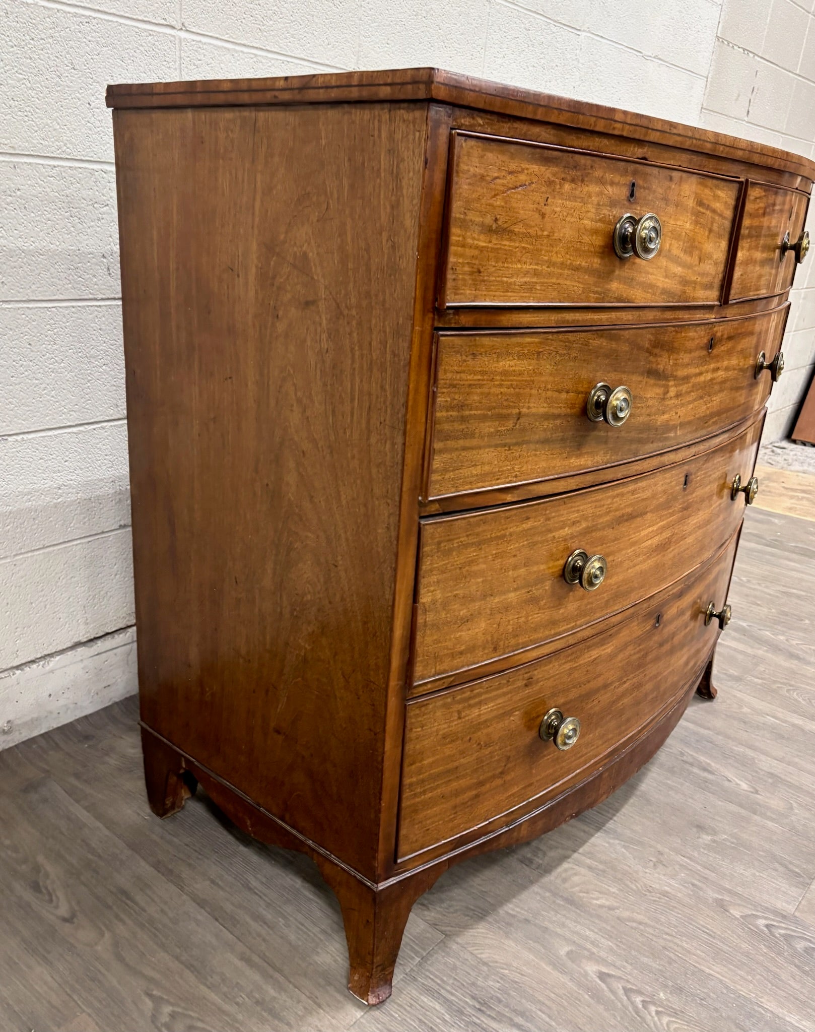 Antique Federal / Hepplewhite Style Bowfront Mahogany Chest of Drawers