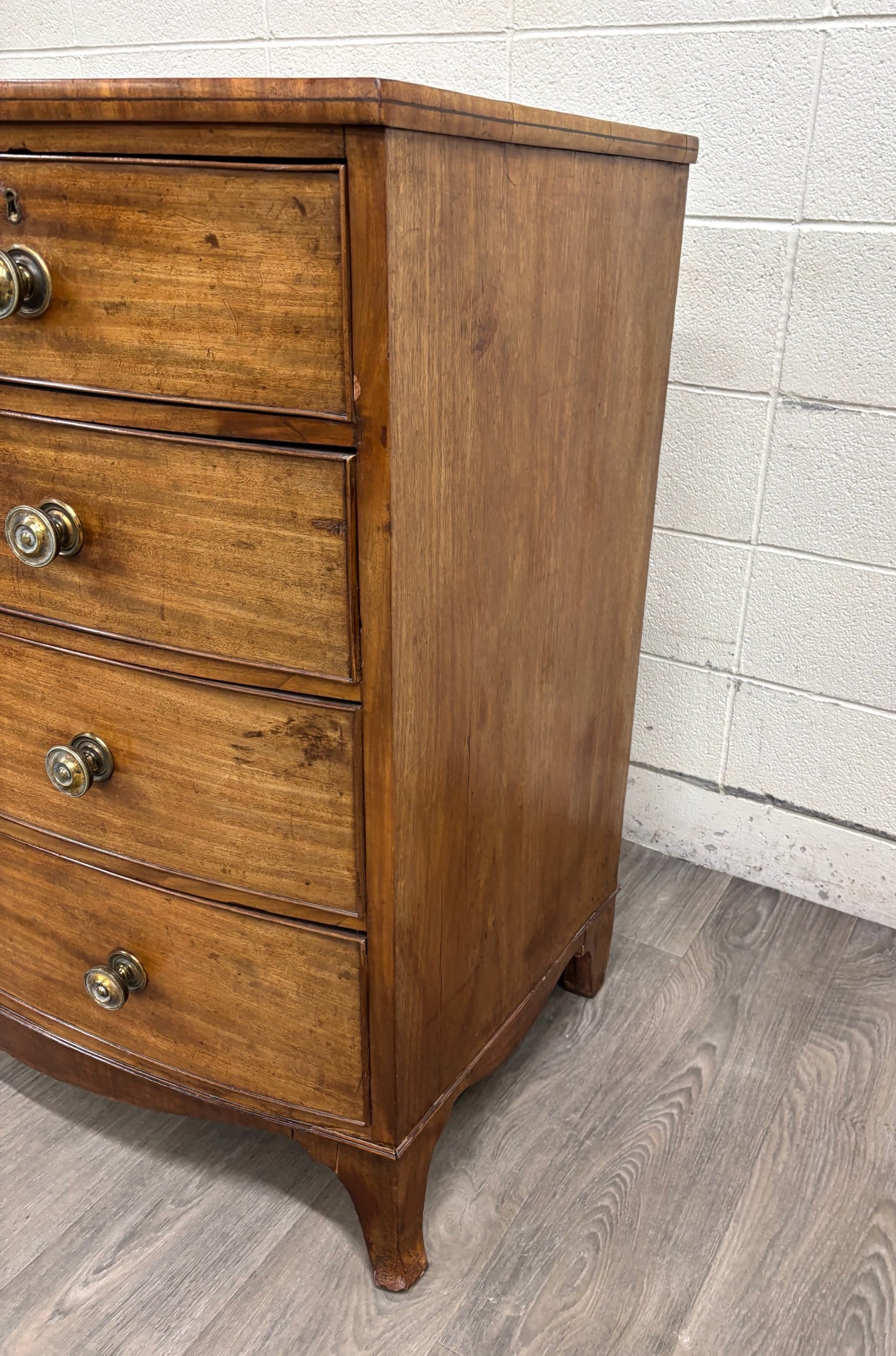 Antique Federal / Hepplewhite Style Bowfront Mahogany Chest of Drawers