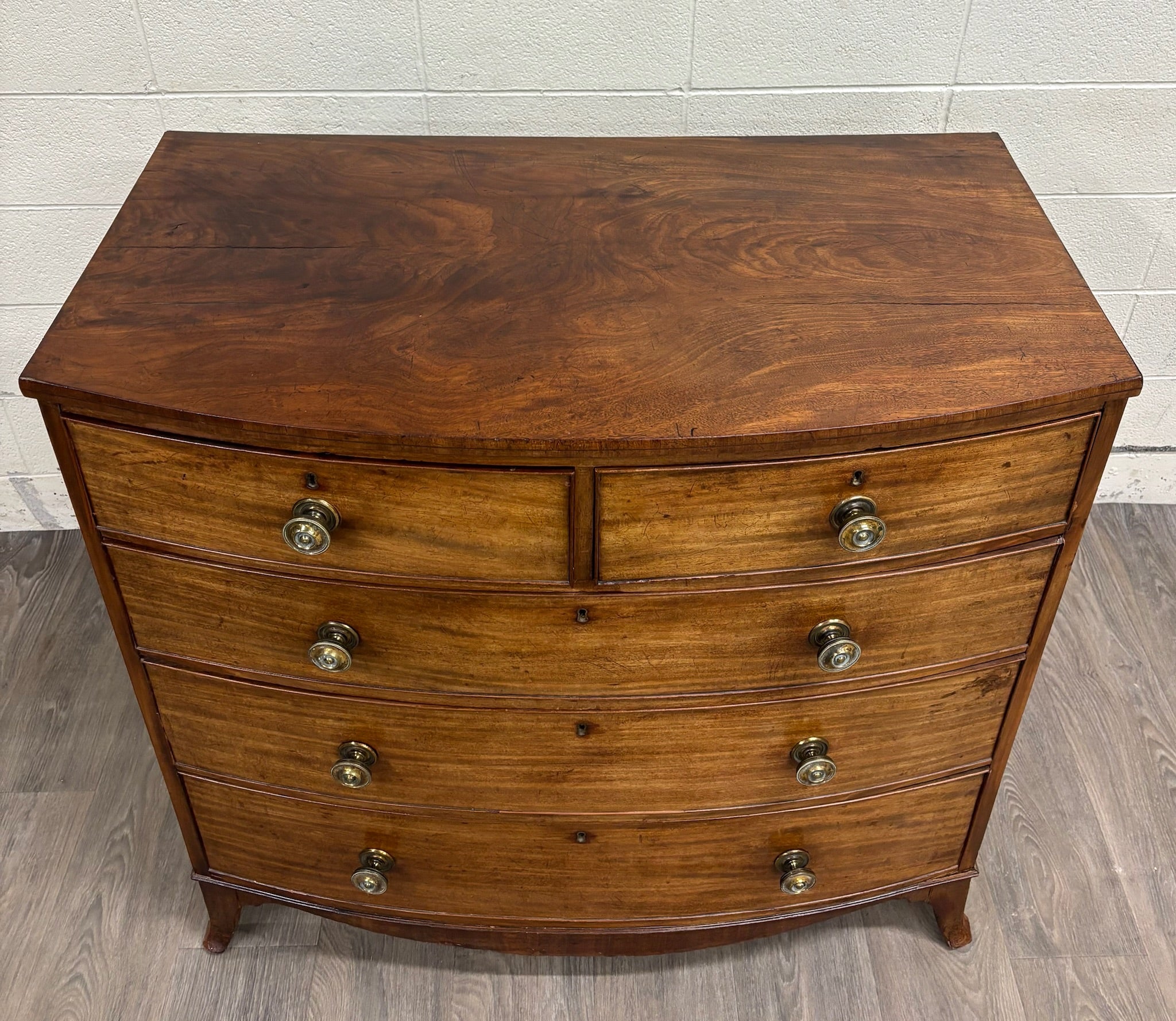 Antique Federal / Hepplewhite Style Bowfront Mahogany Chest of Drawers