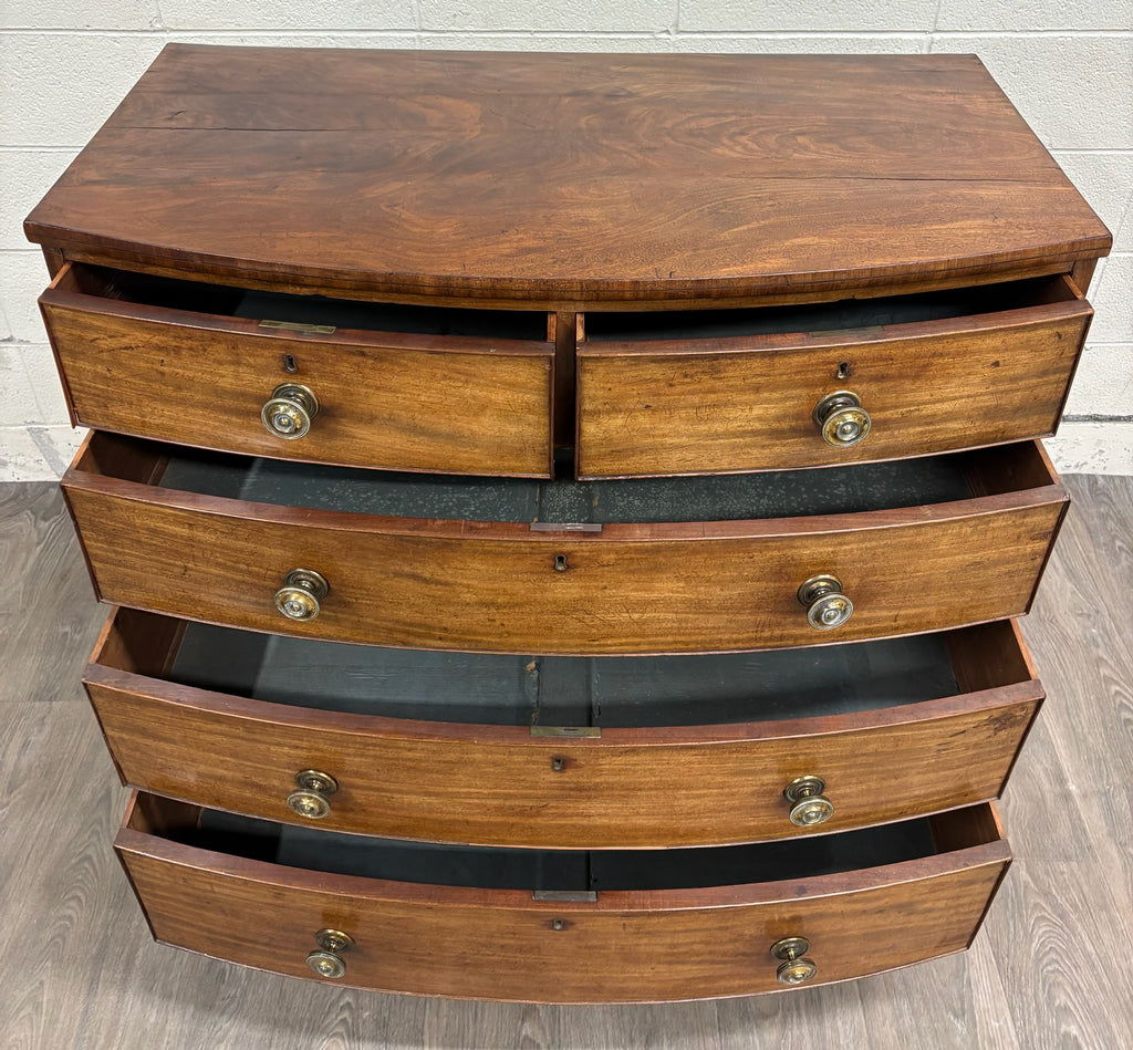 Antique Federal / Hepplewhite Style Bowfront Mahogany Chest of Drawers