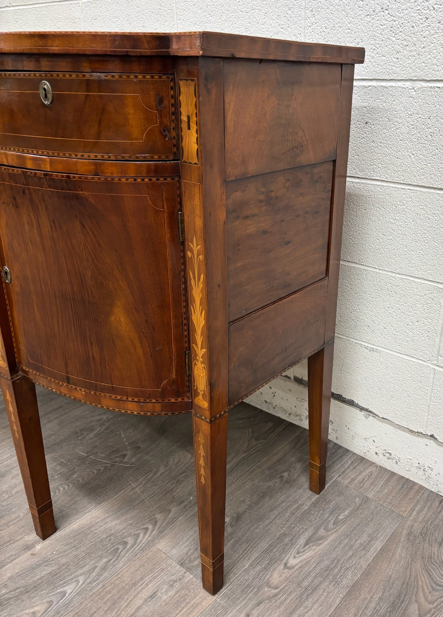 Antique Federal Style Satinwood Inlaid Bowfront Sideboard Server Buffet Credenza