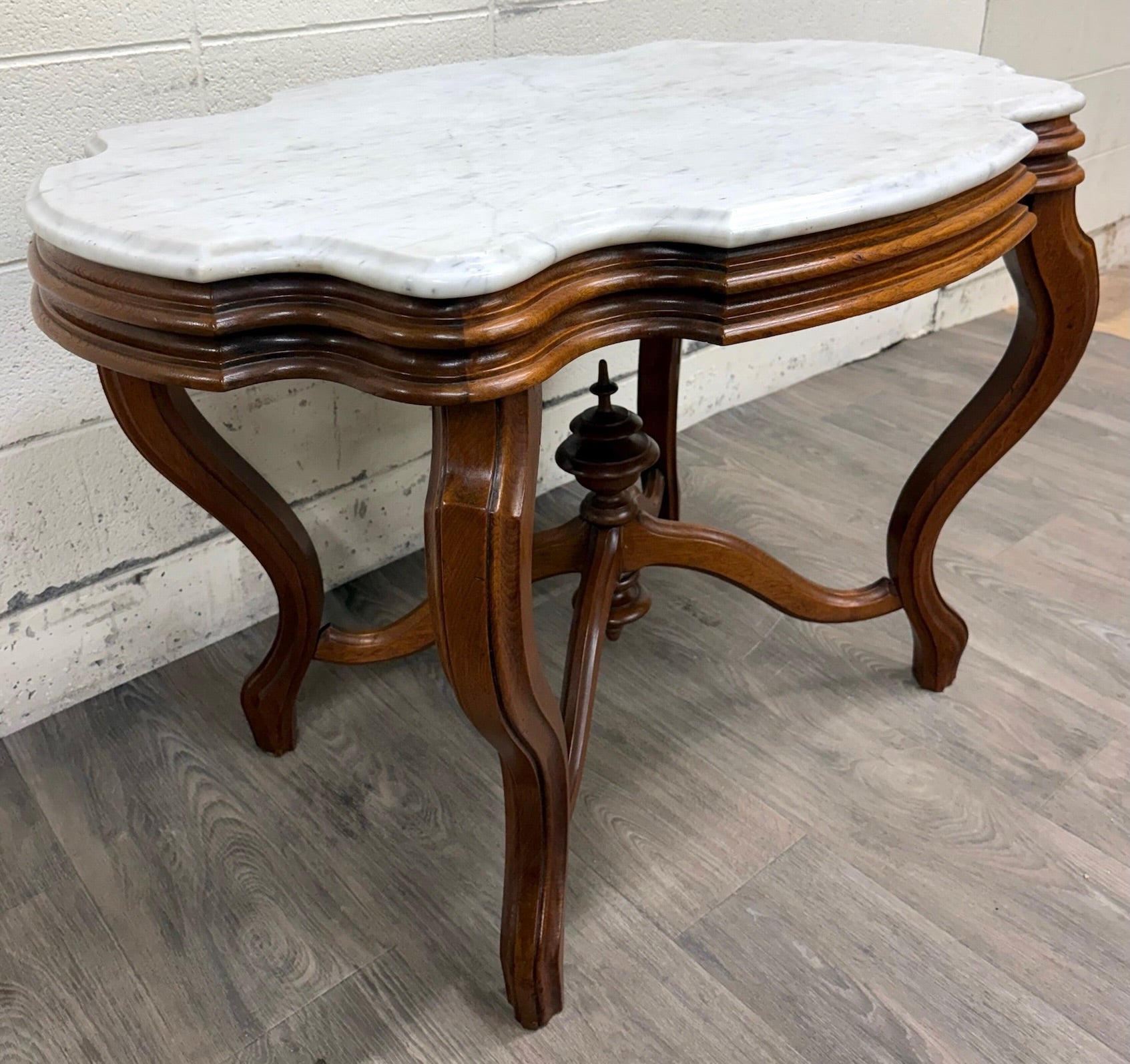 Antique White Marble Turtle Top Victorian Eastlake Parlor Table Center Table