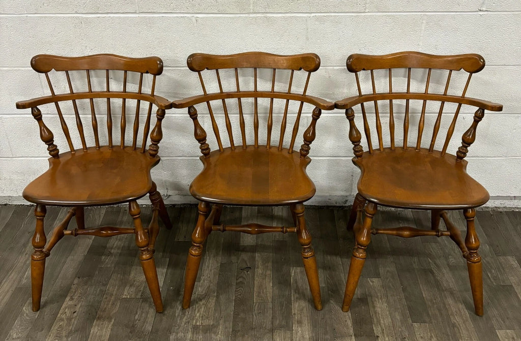 Vintage Ethan Allen Heirloom Nutmeg Maple Colonial Early American Dining Chairs
